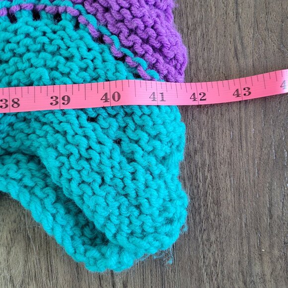 Hand-made Colorful Wave Pattern blanket - Picture 8 of 8